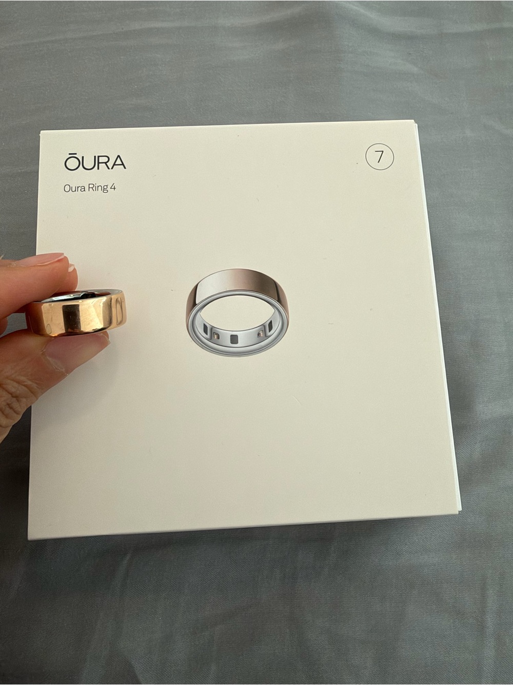 Oura Ring 4 - Rose Gold Metallic Finish